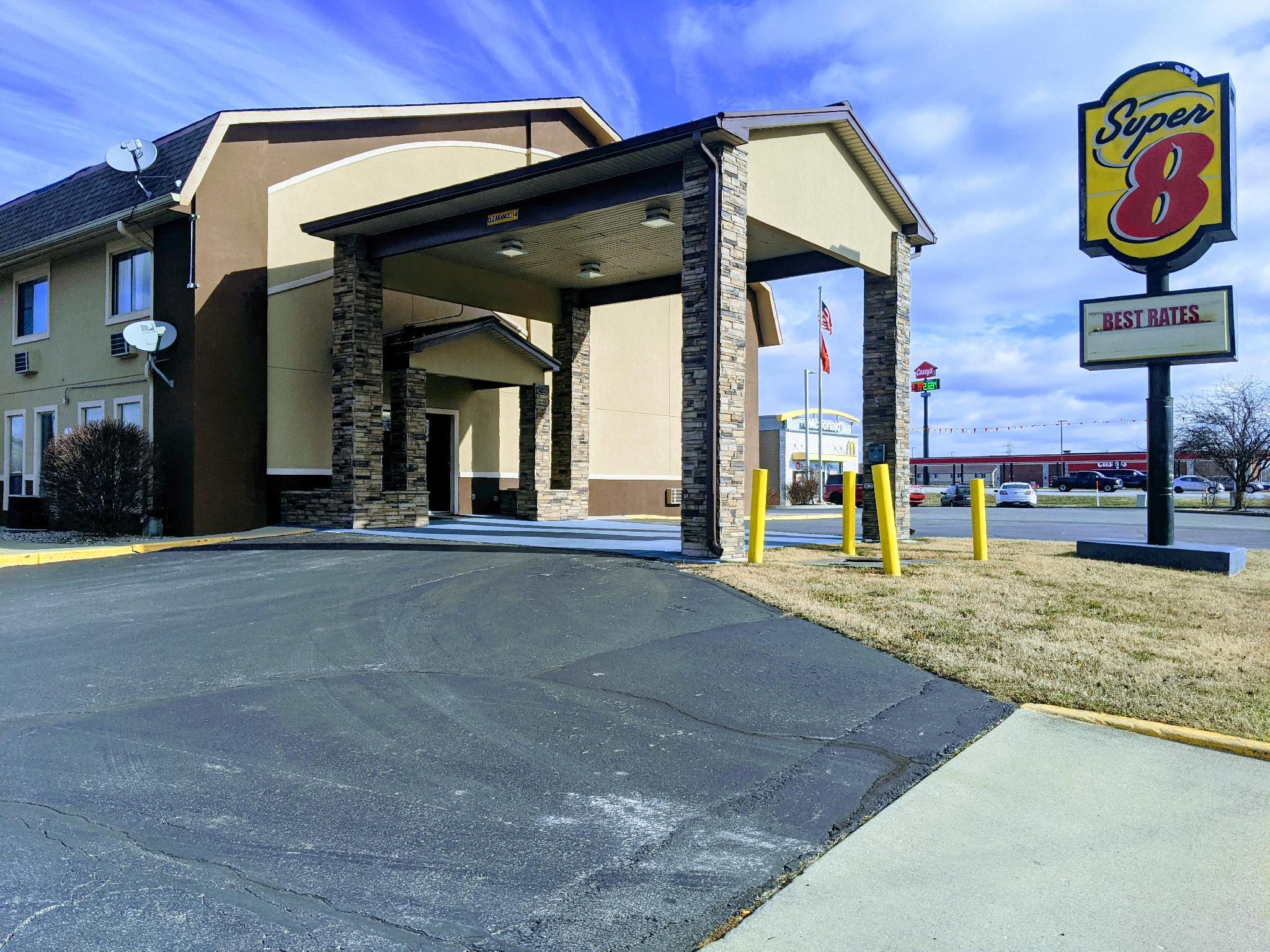Super 8 By Wyndham Shelbyville Exterior photo